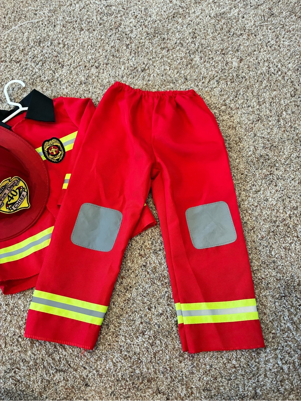 2-3T Firefighter Costume with Hat 🚒 - Picture 5 of 8